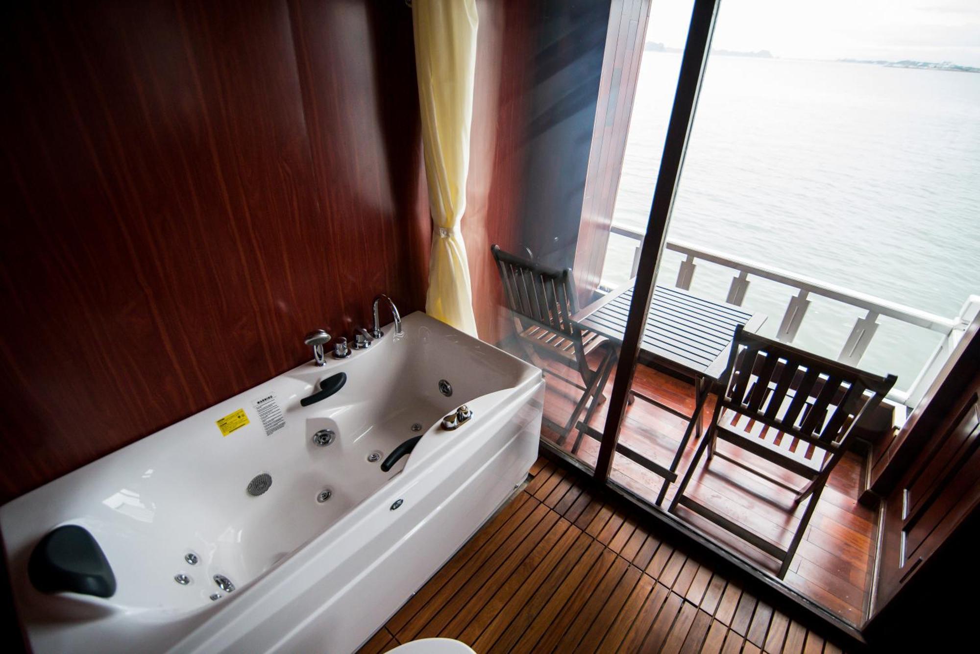 Renea Cruises Halong Hotel Ha Long Eksteriør billede