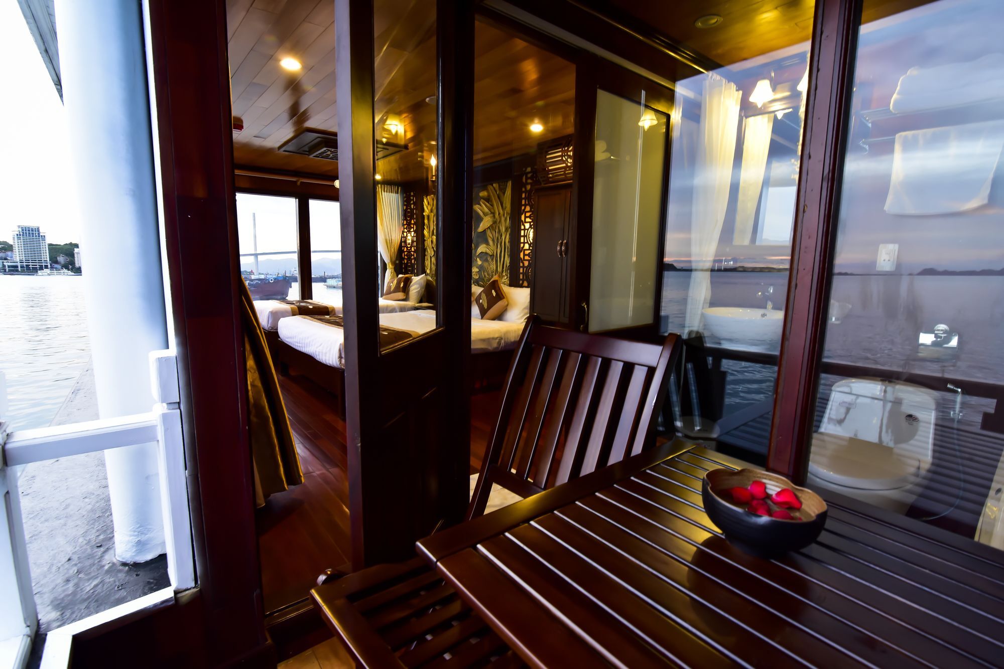 Renea Cruises Halong Hotel Ha Long Eksteriør billede